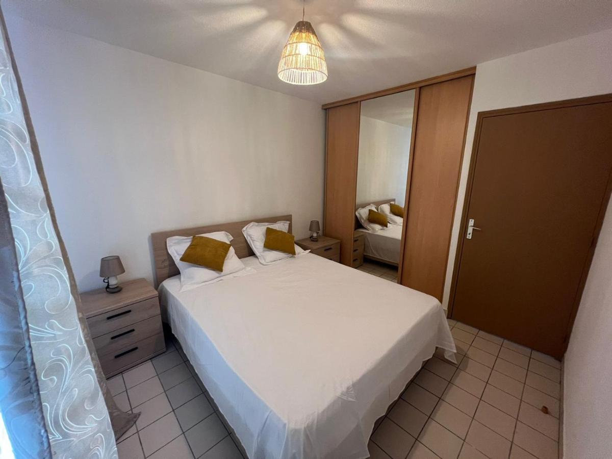 Appartement F4 Petit Bourg Eksteriør bilde